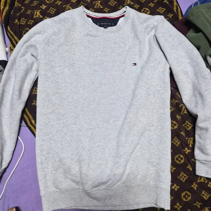 [BUNJANG] Tommy Hilfiger Sweatshirt Grey / 타미힐피거 맨투맨 티셔츠 회색
