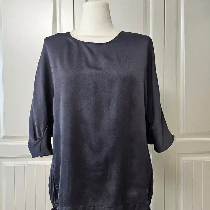 [BUNJANG] Vera Wang Satin Blouse / [새제품]베라왕 새틴 블라우스