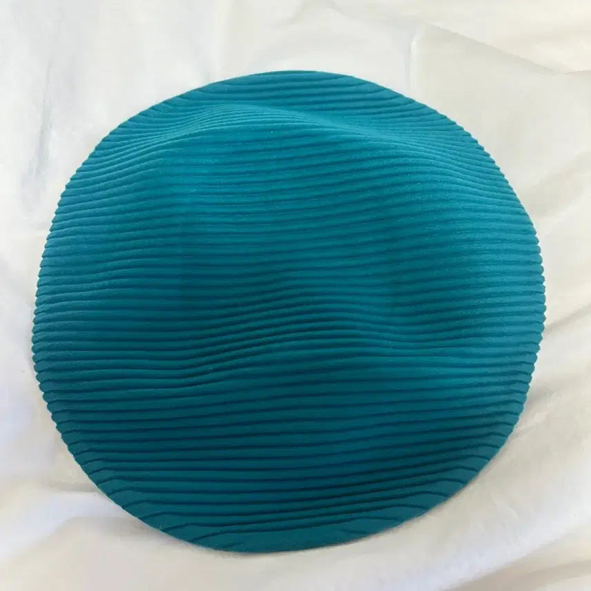 [BUNJANG] Pleats Please Issey Miyake Ribbed Beret / 플리츠플리즈이세이미야케_리브드 베레모