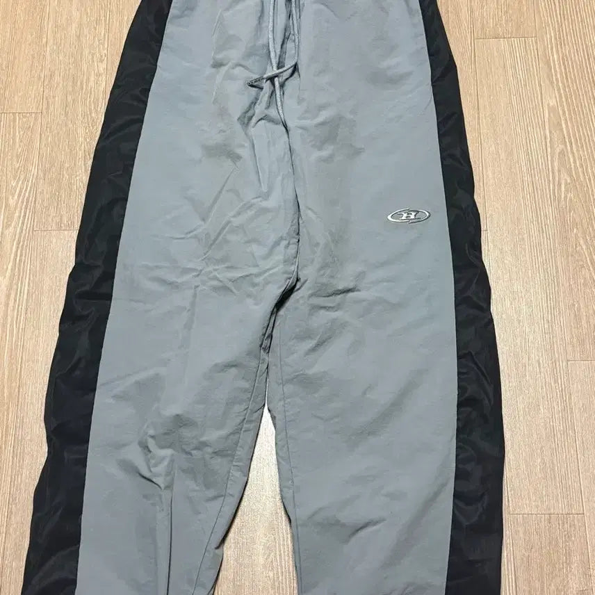 [BUNJANG] BORNTOWIN Training Pants / BORNTOWIN 팬츠