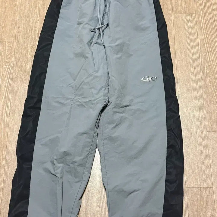 [BUNJANG] BORNTOWIN Training Pants / BORNTOWIN 팬츠