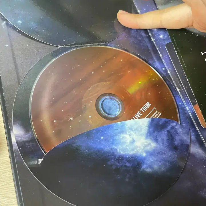 [BUNJANG] Big Bang 2012 Alive Tour Seoul DVD / 빅뱅 2012 얼라이브 투어 서울 DVD 판매합니다! (모든 구성 포함)
