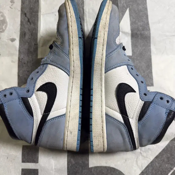 [BUNJANG] Nike Jordan 1 Retro High University Blue / 크림구매)나이키 조던1 레트로 하이 유니버시티 블루 255