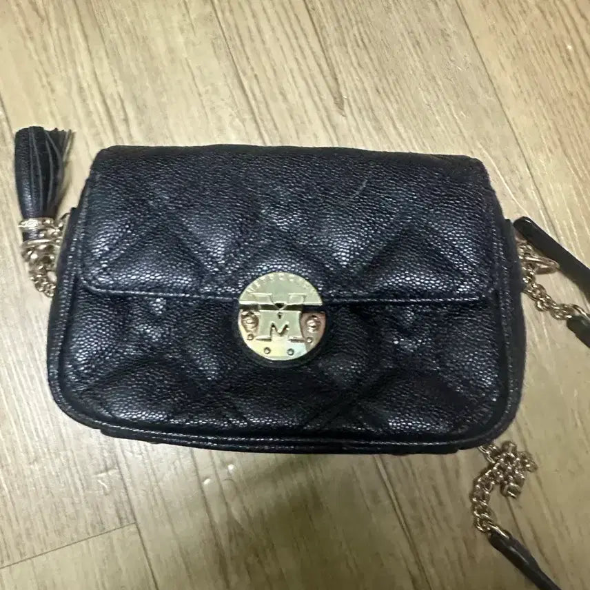 [BUNJANG] Metrociti Quilting Shoulder Bag / 메트로시티 퀄링 숄더백