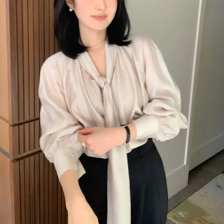 [BUNJANG] VHAR TIE BLOUSE Beige Formal Look / 새상품 베하르 타이블라우스 베이지 하객룩