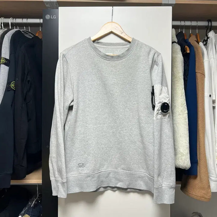 [BUNJANG] CP Company Lens Applique Sweatshirt Grey / [100]CP컴퍼니 렌즈 와펜맨투맨 그레이