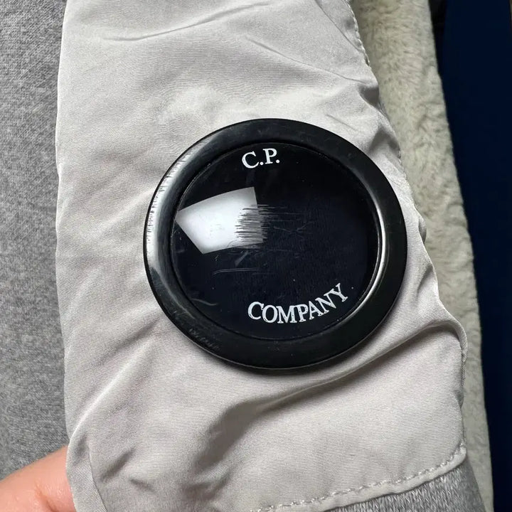 [BUNJANG] CP Company Lens Applique Sweatshirt Grey / [100]CP컴퍼니 렌즈 와펜맨투맨 그레이
