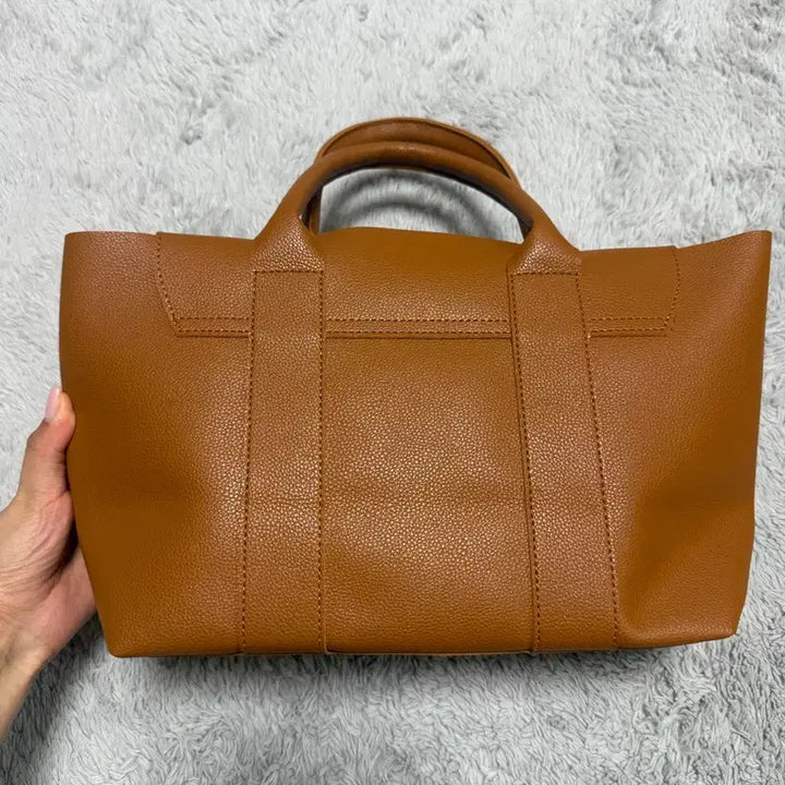 [BUNJANG] Olivia Hassler Brown Dot Tote Bag / 올리비아 하슬러 브라운 도트백