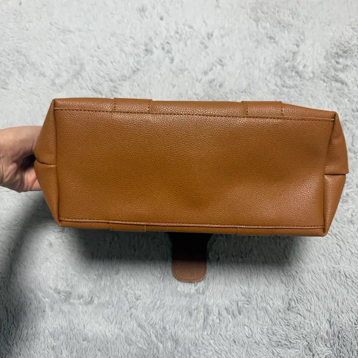 [BUNJANG] Olivia Hassler Brown Dot Tote Bag / 올리비아 하슬러 브라운 도트백