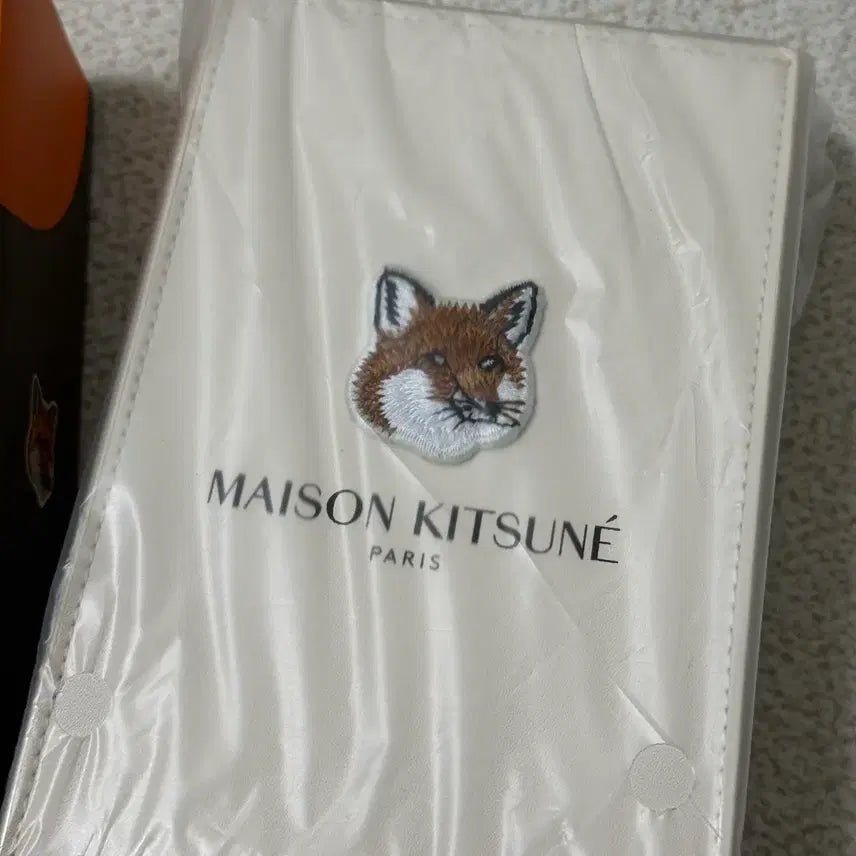 [BUNJANG] Maison Kitsuné Laneige Collaboration Crossbody Bag + Keyring / (새상품/무배) 메종키츠네 라네즈 콜라보 크로스백+키링