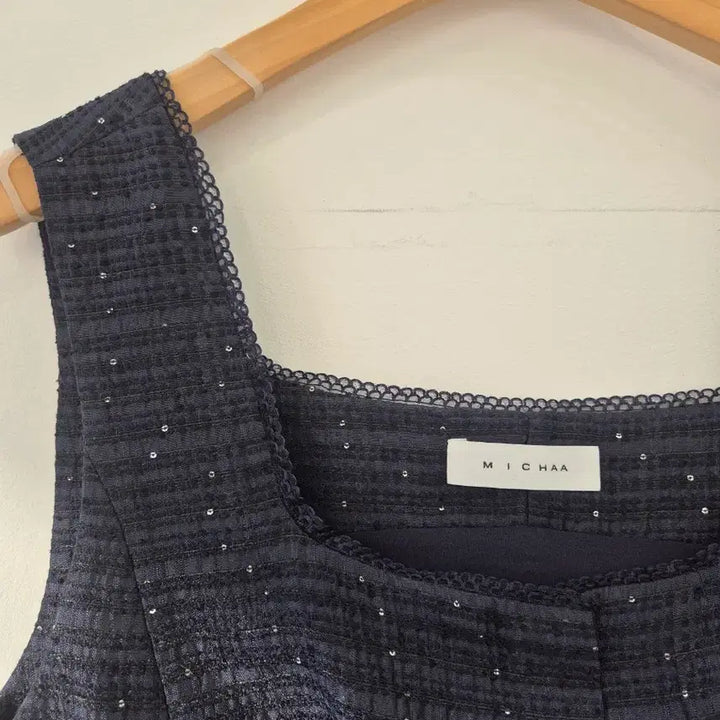 [BUNJANG] MICHAA 2024 Tweed Sleeveless Blouse Size 55 / 미샤 24년 트위드 슬리브리스 블라우스 55