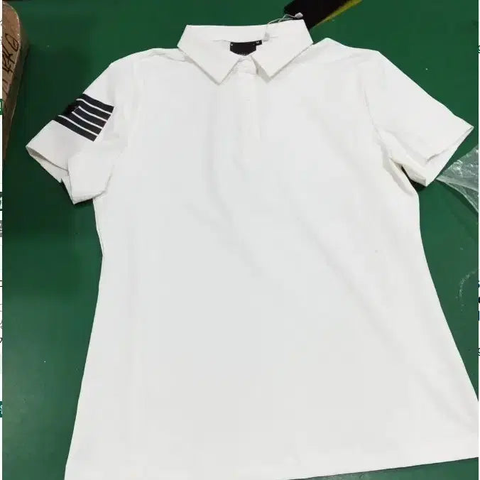 [BUNJANG] White Short-Sleeve Polo T-Shirt / 화이트 반팔 카라 티셔츠