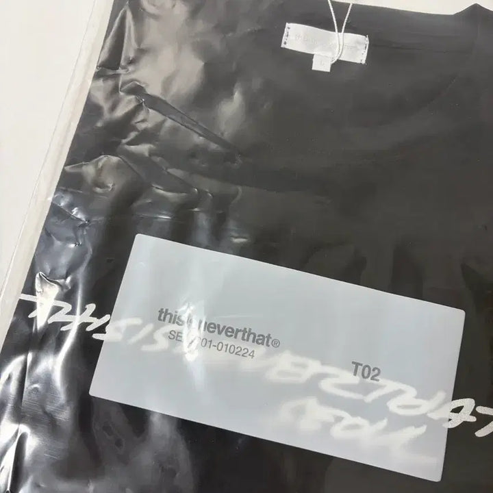 [BUNJANG] Thisisneverthat x Futura Collaboration T-Shirt / (새상품) 디스이즈네버댓 x 푸츄라 협업 티셔츠