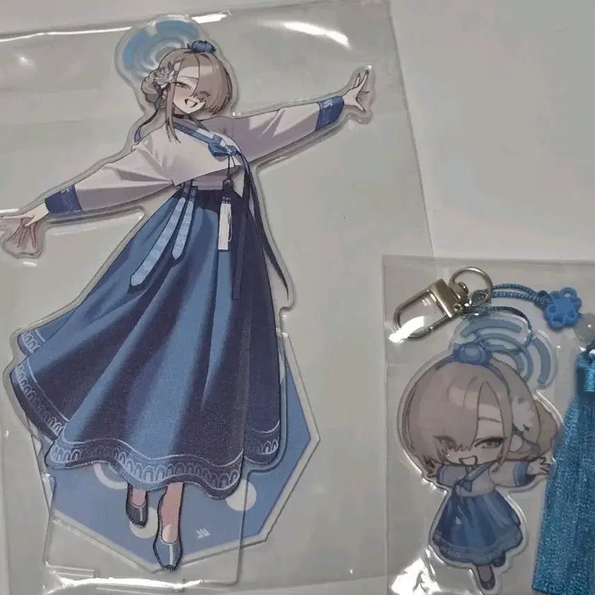 [BUNJANG] Blue Archive Hanbok Asuna Acrylic Stand + Keyring Bundle Set / 일괄)블루아카이브 비공굿 한복 아스나 아크릴 스탠드 + 키링