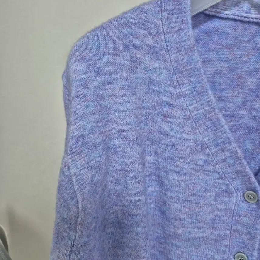 [BUNJANG] V-Neck Button Detail Cardigan / 가디건