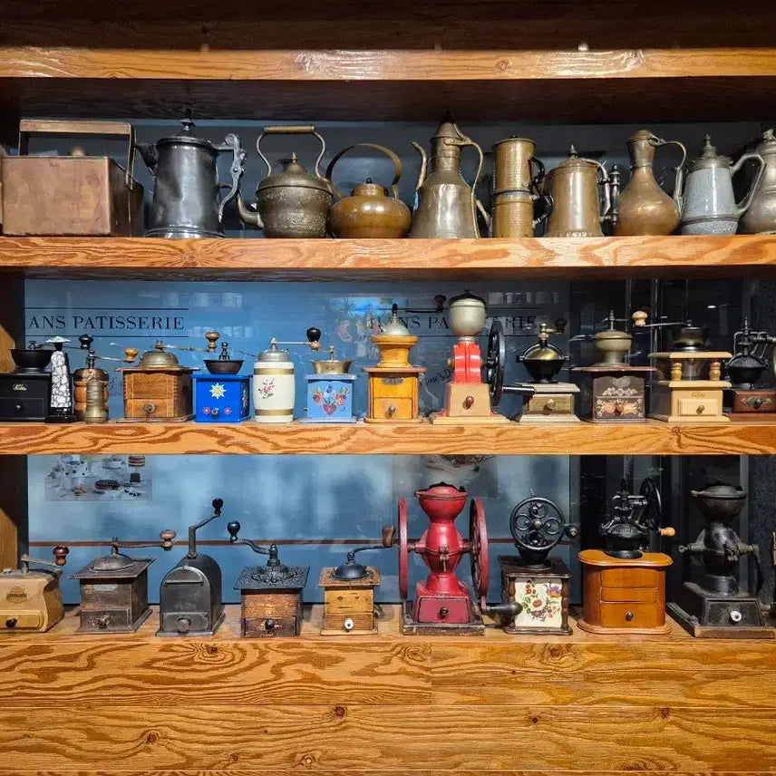 [BUNJANG] Vintage Coffee Grinder &amp; Kettle Set / [ 급매 ] 오랜기간 수집한 빈티지 그라인더,주전자 판매