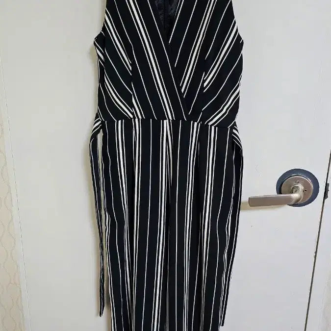 [BUNJANG] H&amp;M Striped Jumpsuit / H&amp;M 스트라이프 점프슈트 (430