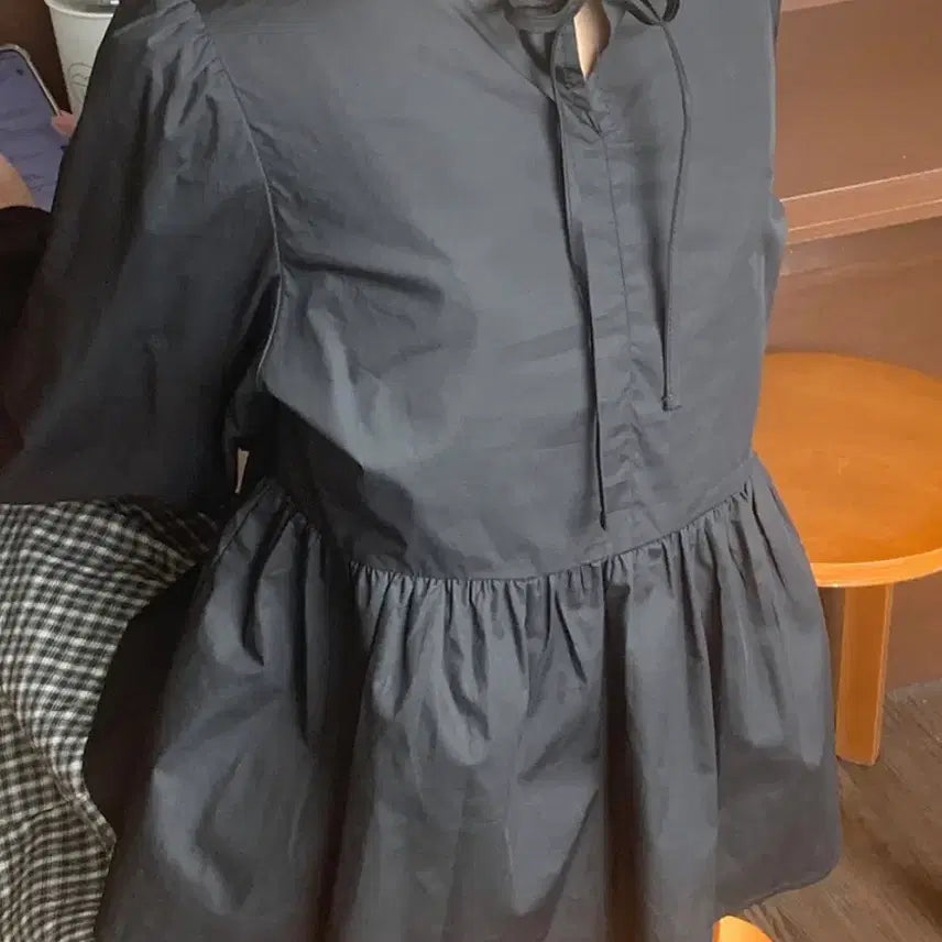 [BUNJANG] Puff Sleeve Round Blouse / 퍼프 라운드 블라우스