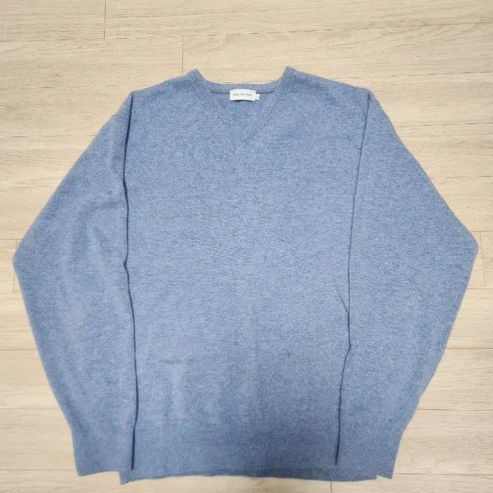 [BUNJANG] Steady Everywear Standard V-Neck Knit Medium Blue Size 4 / [스테디에브리웨어] 스탠다드 브이넥 니트 미디엄 블루 4사이즈