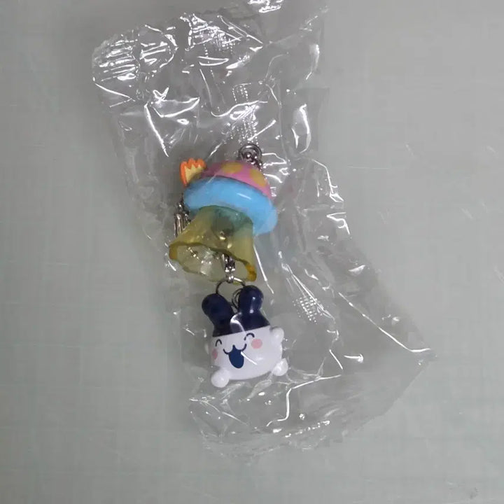 [BUNJANG] Tamagotchi UFO Keychain Gacha Mimitchi / 다마고치 ufo 키링 가챠 미미치