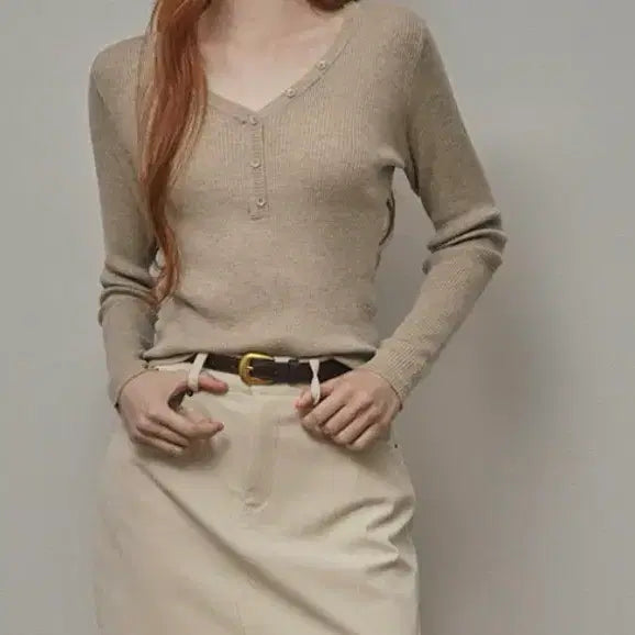 [BUNJANG] Twii Gomez Button Knit Beige / 트위 고메즈 버튼 니트 베이지