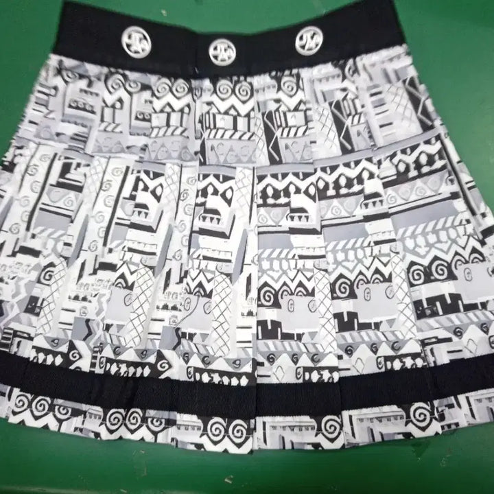 [BUNJANG] Altenise Pattern Pleated Mini Skirt / 알테니스 패턴 플리츠 스커트