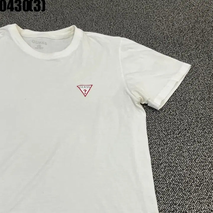 [BUNJANG] Guess White T-Shirt Logo L / 게스 화이트 반팔 티셔츠 로고l 0430