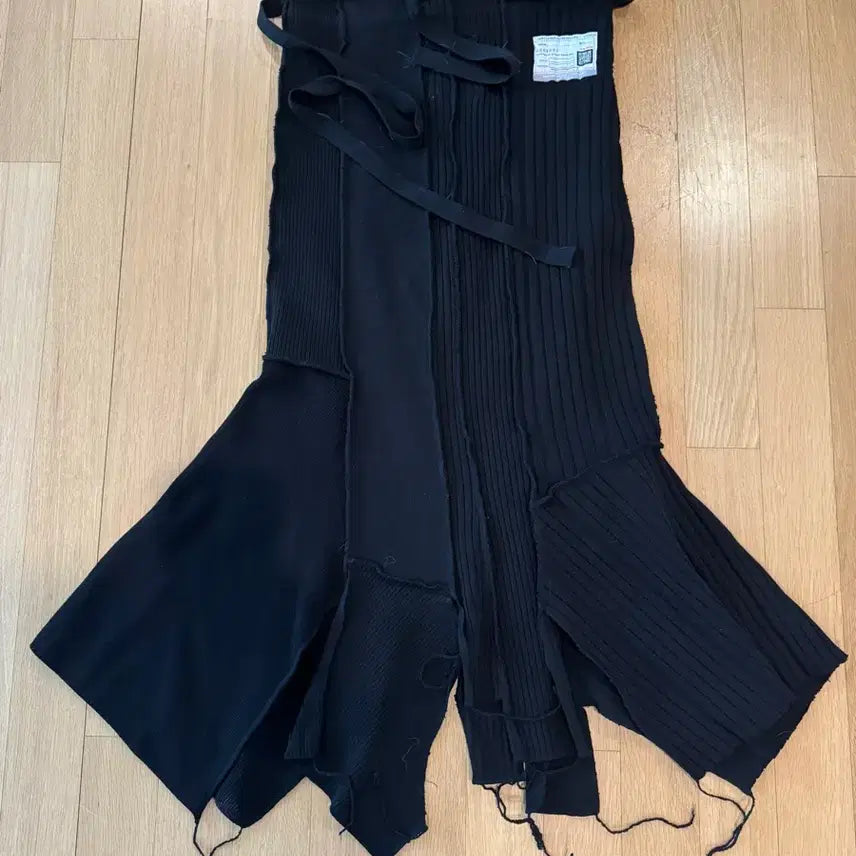 [BUNJANG] Maison Mihara Yasuhiro Black Asymmetrical Hem Knit Skirt / 메종 미하라 야스히로 블랙 스커트