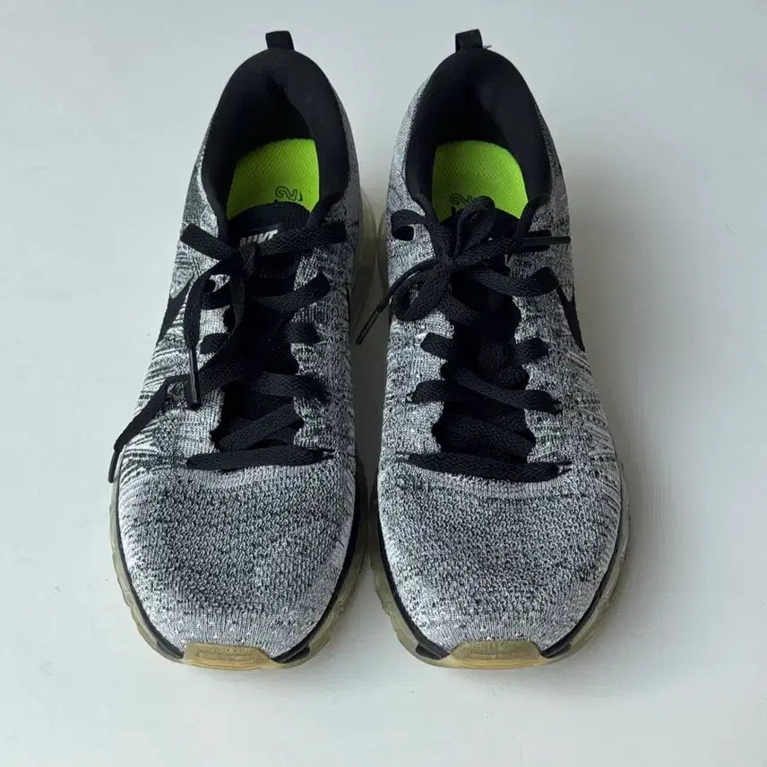[BUNJANG] Nike Flyknit Max Oreo (Size 260mm) / [260] 나이키 플라이니트 맥스 오레오