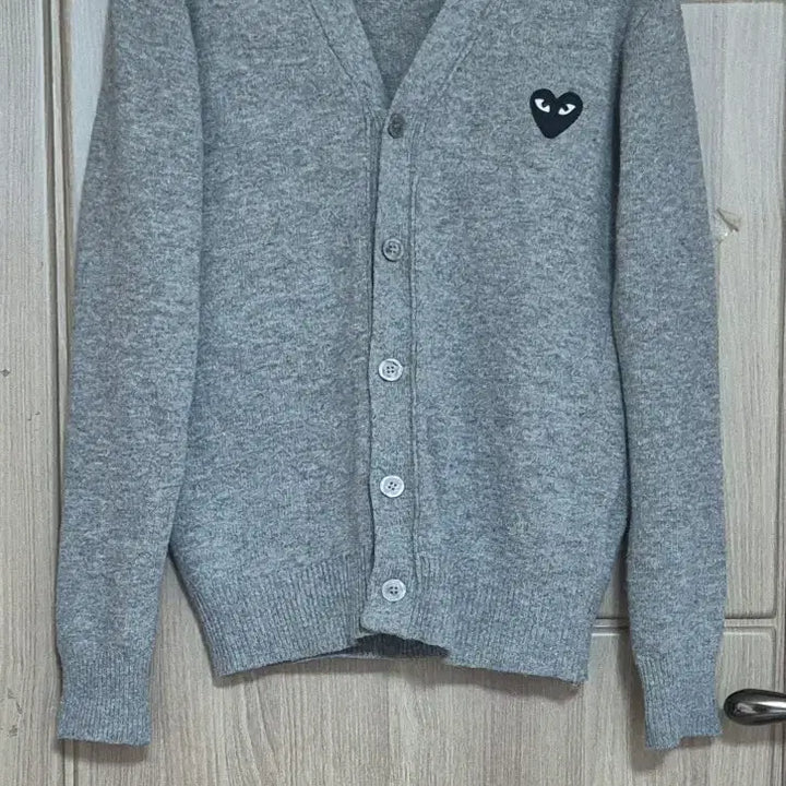 [BUNJANG] Comme des Garçons Play Heart Appliqué Cardigan (Women&