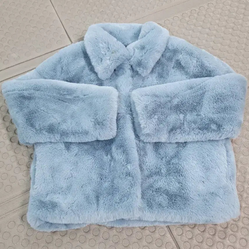 [BUNJANG] Light Blue Faux Fur Jacket / 하늘색 퍼 자켓 (인조)