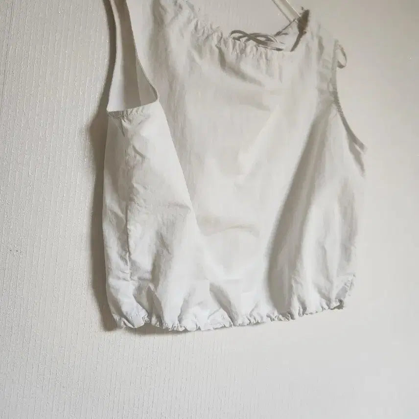 [BUNJANG] Musinsa Standard 2024 Semi-Cropped Nylon Blouse (Size 55) / 무신사스텐다드2024바스락 나일론 블라우스55