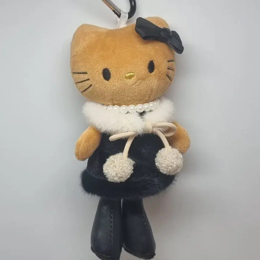 [BUNJANG] Hello Kitty Doll Keychain New / 헬로키티 인형 키링 새상품