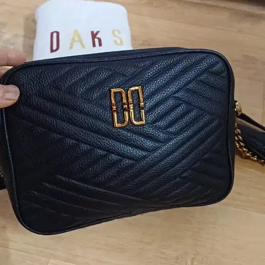 [BUNJANG] DAKS Quilted Leather Crossbody Bag with Tassel / 닥스 소가죽  퀼팅 태슬크로스백