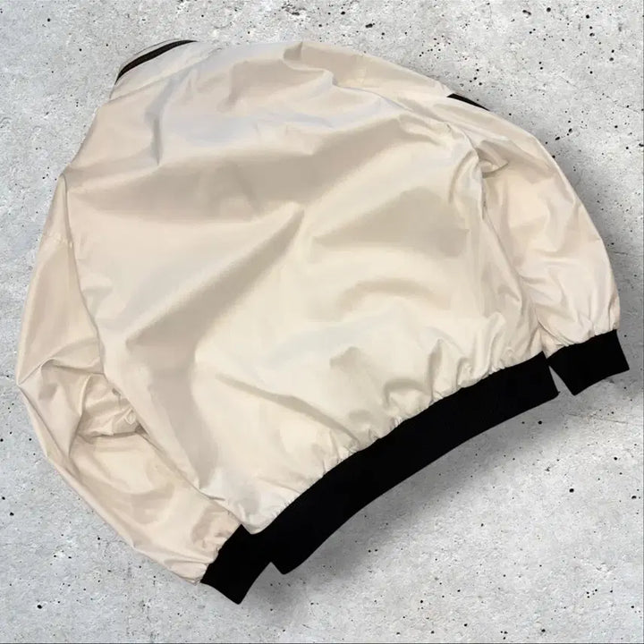 [BUNJANG] Champion Japan Vintage White Bomber Jacket / [L] 챔피온 재팬 빈티지 화이트 봄버 바람막이 자켓 D935