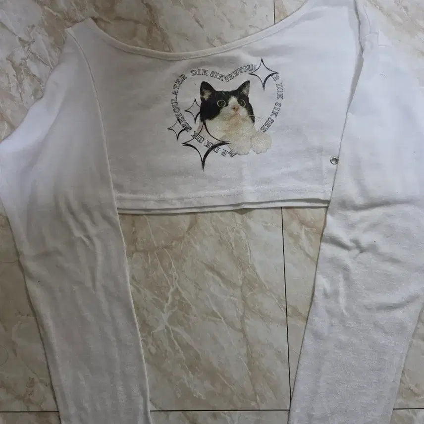 [BUNJANG] Cat Print Cropped Long Sleeve T-Shirt / 고양이 크롭 긴팔 티셔츠