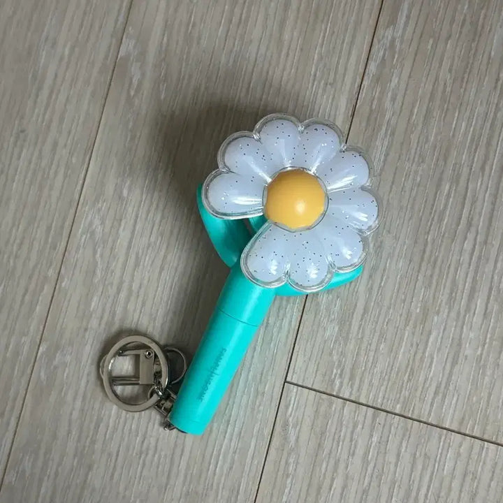 [BUNJANG] G-Dragon Daisy Mint Keyring / 지드래곤 데이지 민트키링 팔아요