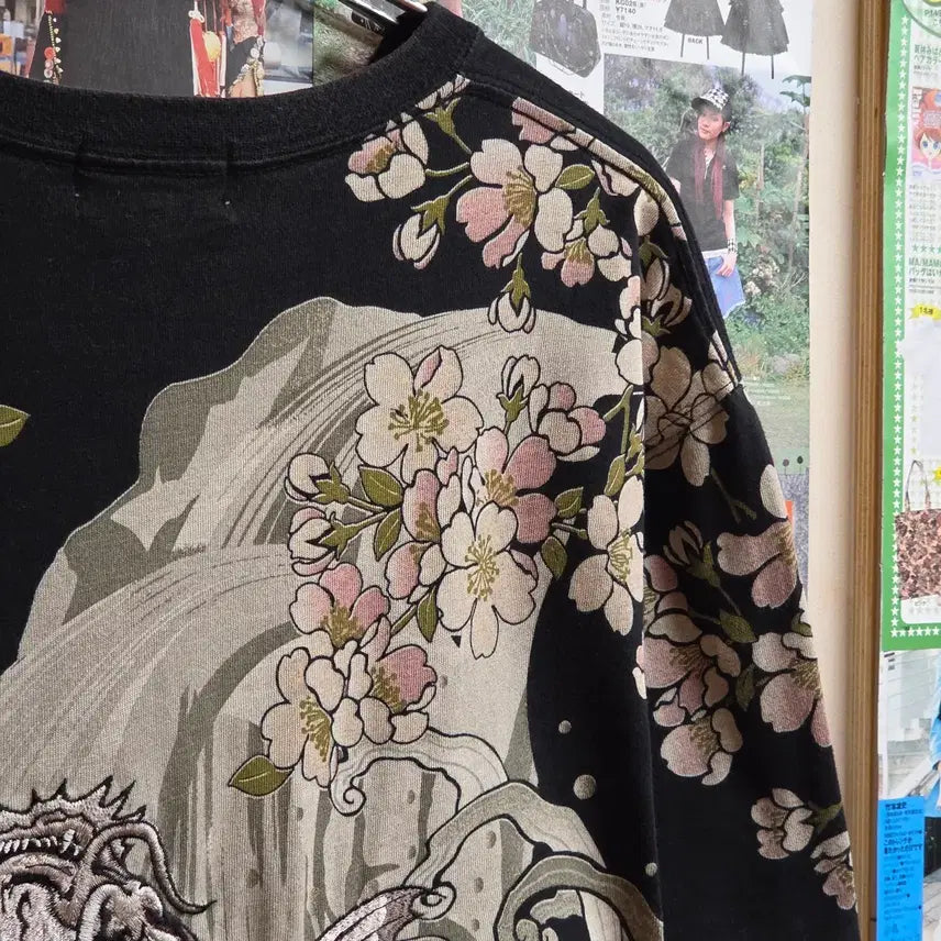 [BUNJANG] Japanese Oriental Carp Embroidered Short Sleeve T-Shirt / JPN 잉어 자수 오리엔탈 반팔
