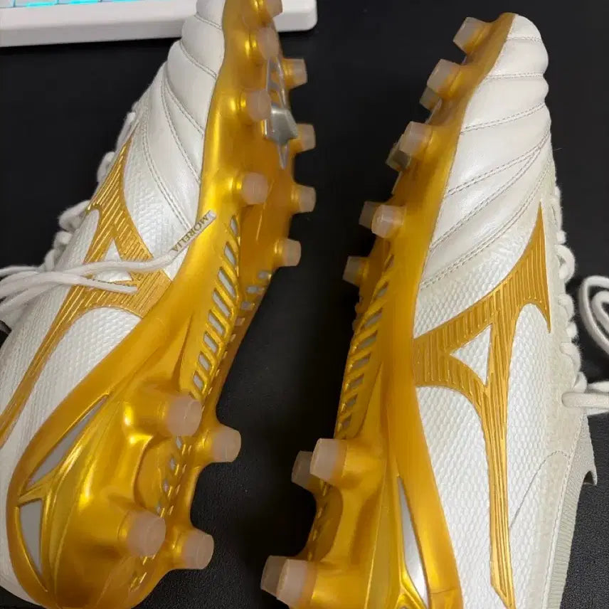 [BUNJANG] Mizuno Morelia Neo IV Beta Japan FG Soccer Cleats / 미즈노 모렐리아 네오4 베타 재팬