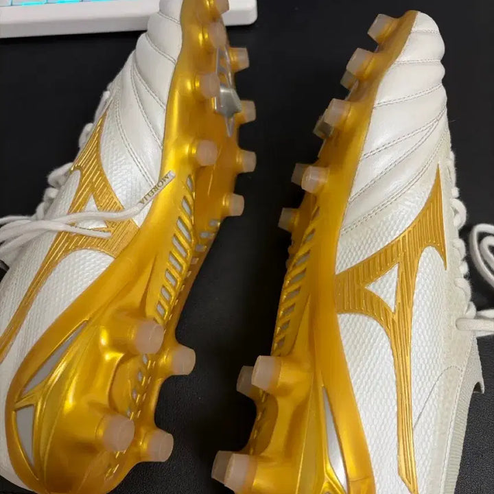 [BUNJANG] Mizuno Morelia Neo IV Beta Japan FG Soccer Cleats / 미즈노 모렐리아 네오4 베타 재팬