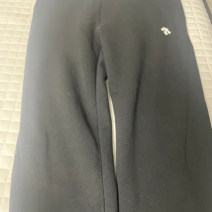 [BUNJANG] Descente Training Pants Black M / 데상트 트레이닝팬츠 블랙 M