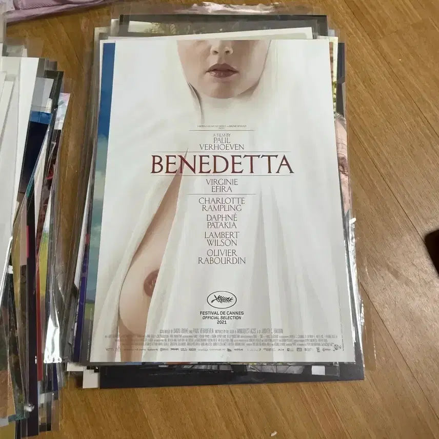 [BUNJANG] Benedetta A3 Poster, Director Signed Postcard, Lenticular Postcard, Lenticular Ecobag, Busan International Film Festival Exclusive / 베네데타 A3 포스터 감독싸인엽서 렌티큘러에코백 부국제 영화특전