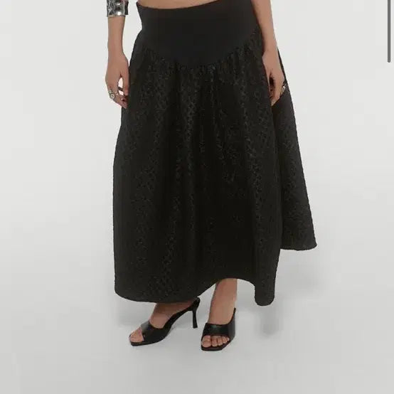 [BUNJANG] Kanari Set-up Cropped Top and Long Skirt Set / Kanari 카나리 셋업