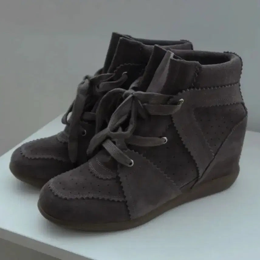 [BUNJANG] Isabel Marant Bobby Wedge Sneakers / 이자벨마랑 바비 웨지힐st 스니커즈 240