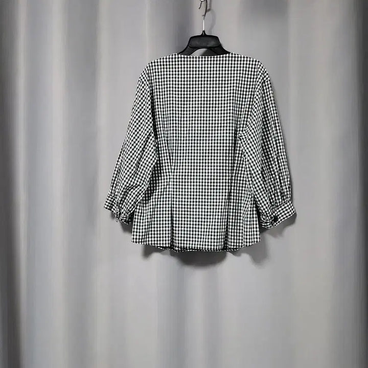 [BUNJANG] V-Neck 7/10 Sleeve Checkered Blouse / 브이넥 체크무늬 7부 블라우스