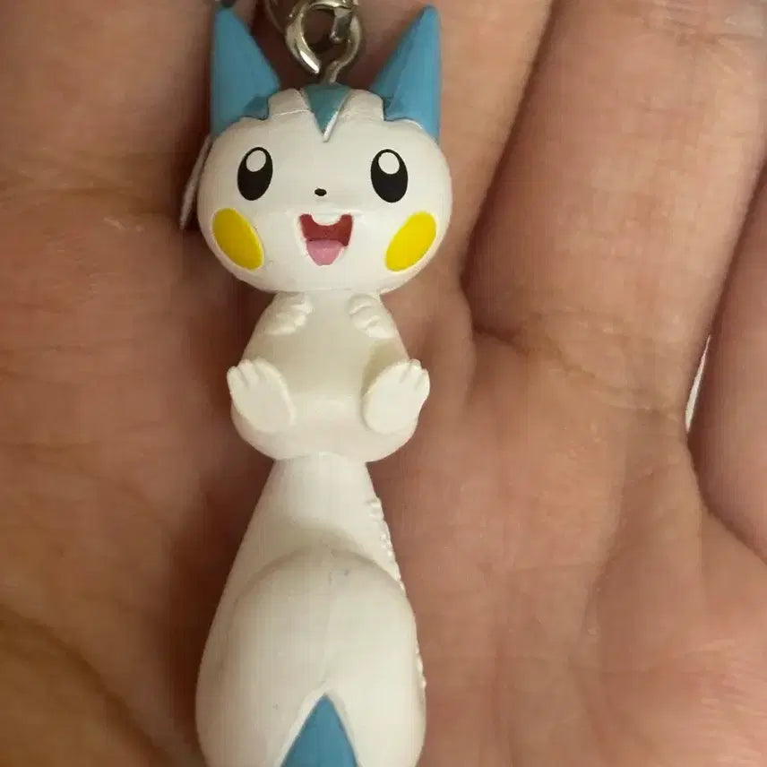 [BUNJANG] Pachirisu Gacha Ring Keychain / 파치리스 대롱 가챠 고리형 키링