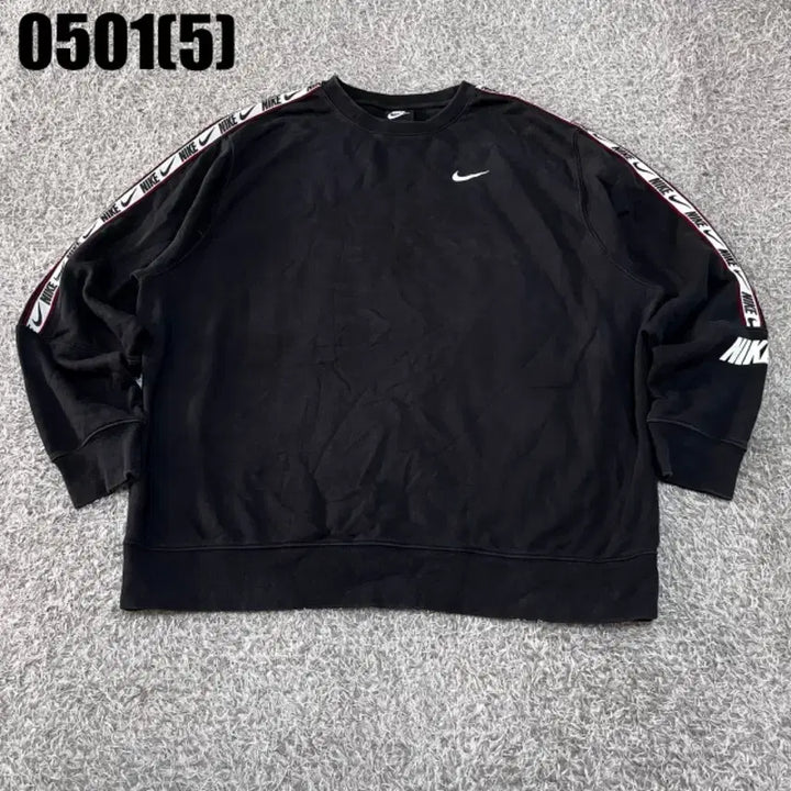 [BUNJANG] Nike Black Logo Tape Sweatshirt T-shirt / 나이키 블랙 로고 테이프 맨투맨 티셔츠