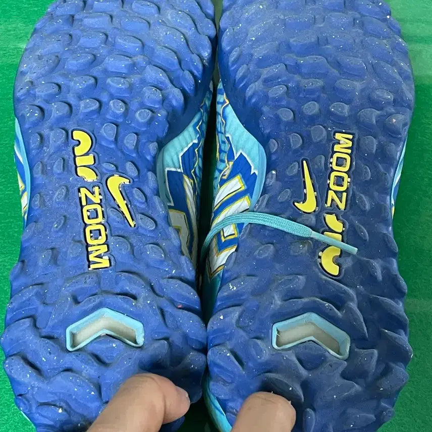 [BUNJANG] Nike Mbappe Signature Futsal Shoes (275) / 나이키 풋살화 275
