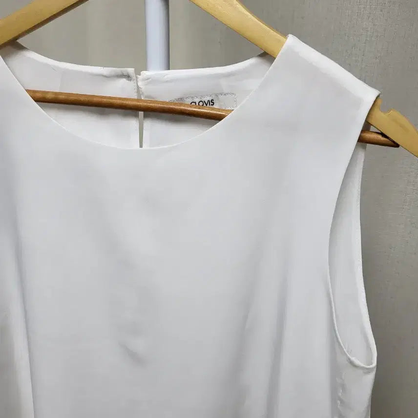[BUNJANG] White Sleeveless Blouse / 화이트 민소매 블라우스