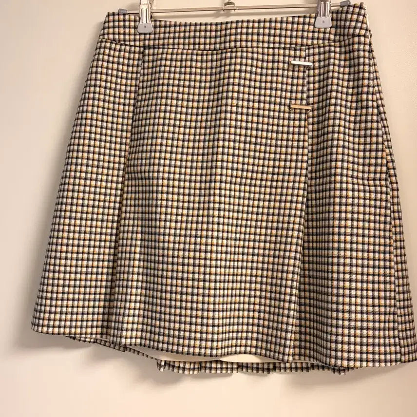[BUNJANG] LIST Check Pleated Mini Skirt / LIST 리스트 체크 플리츠 미니스커트